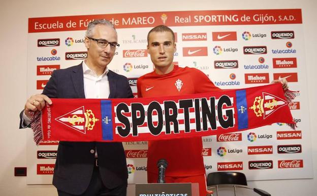 Álex Bergantiño ya viste los colores del Sporting.