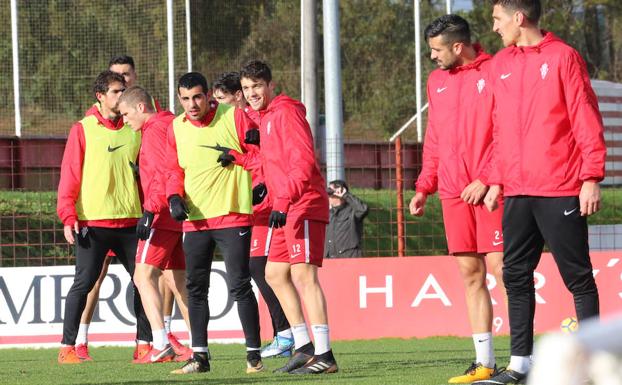 Sporting | Baraja prescinde de Viguera y Quintero en su primera convocatoria