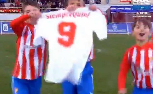 Los bejamines del Sporting también homenajean a Quini