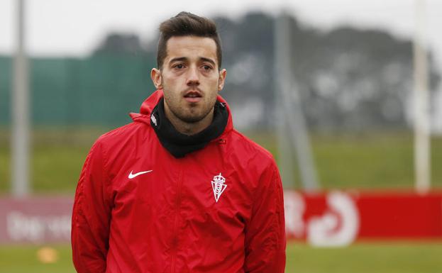Jony, en un entrenamiento del Sporting. /ARNALDO GARCÍA