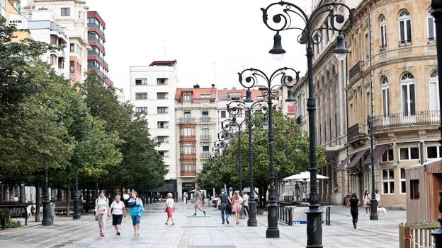El paseo de Begoña es uno de los espacios donde ya están instaladas las farolas inteligentes.