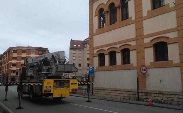 Los bomberos, en el lugar de los hechos.