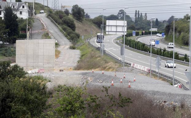 Obras de los accesos al HUCA en Oviedo.