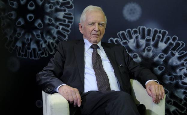 El científico alemán Harald Zur Hausen, premio Nobel de Medicina en 2008, ayer, en Madrid./José Ramón Ladra