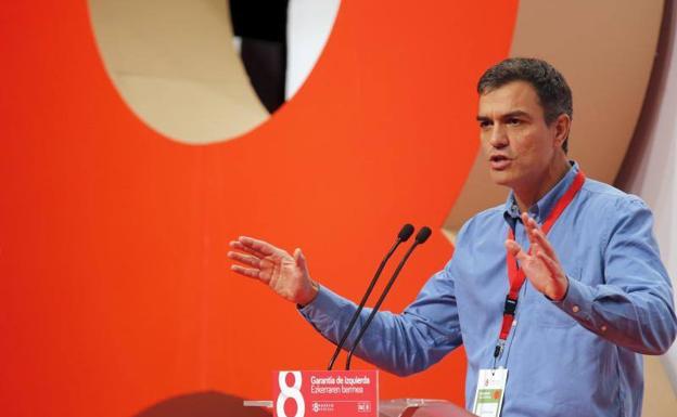 Sánchez llama a los catalanes a «no participar» en una consulta «que no es democrática»