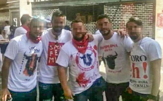 Los cinco amigos sevillanos que presuntamente violaron a una joven madrileña durante los Sanfermines 2016. /Archivo