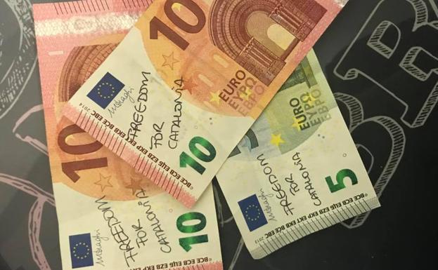 Si te llega algún billete con un mensaje escrito, esta es la explicación