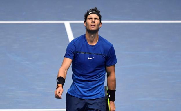 Nadal se lamenta tras su derrota./Tony O'Brien (Reuters)