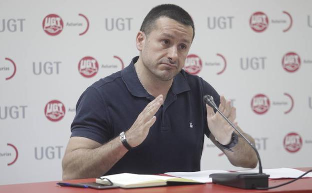 El secretario general de UGT Asturias, Javier Fernández Lanero. El secretario general de UGT Asturias, Javier Fernández Lanero.