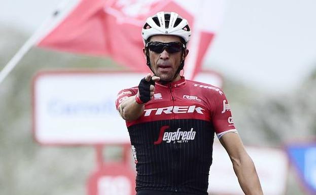 Alberto Contador, tras vencer en el Angliru en la Vuelta a España de 2017./Afp