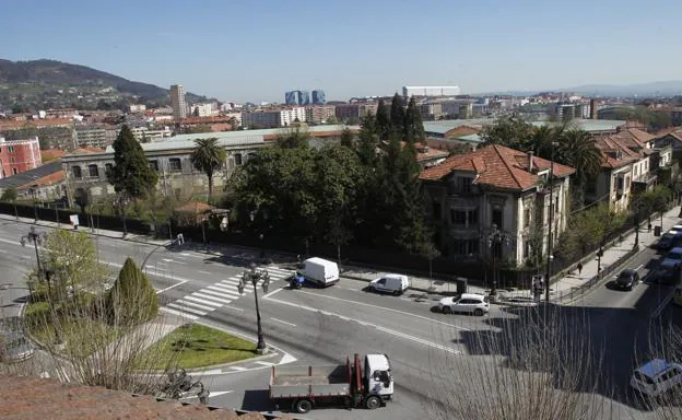 El Ayuntamiento de Oviedo y Defensa buscan un acuerdo «global» para los terrenos de La Vega