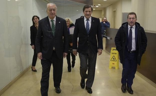 Javier Fernández busca «el mayor consenso posible» para aprobar antes del fin de legislatura la ley de Transparencia