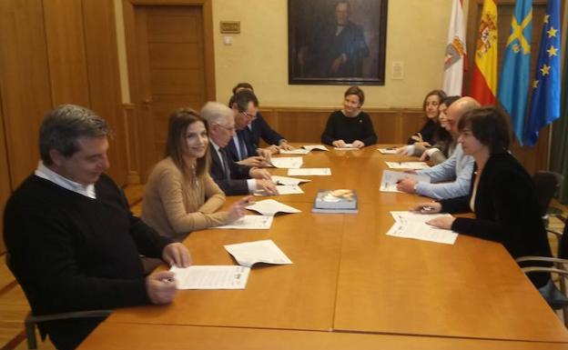 Gijón, Principado y Fomento cierran el acuerdo sobre el convenio del plan de vías Gijón, Principado y Fomento cierran el acuerdo sobre el convenio del plan de vías