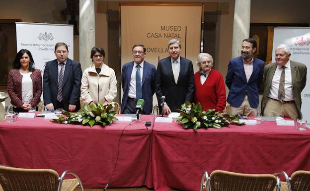 Manuel Montero, ganador del Premio Internacional Ensayo Jovellanos con su obra 'El sueño de la libertad'