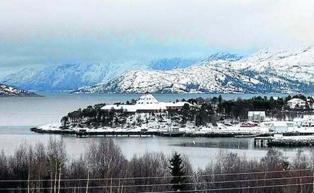 Panorámica de Tysfjord, pueblo ubicado a solo seis kilómetros de la frontera con Suecia./AFP