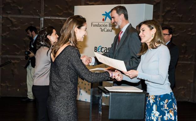 Dos asturianas logran la beca de posgrado de La Caixa Dos asturianas logran la beca de posgrado de La Caixa