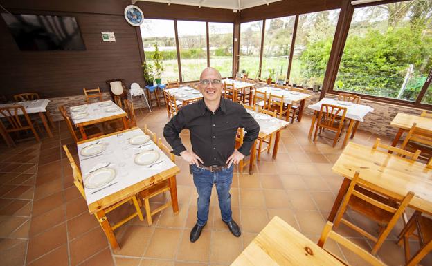 Carlos Vázquez, en su establecimiento. /TAREK HALABI