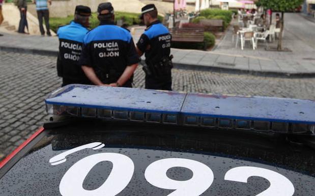 La Policía Local intensifica el control de bares para el cumplimiento de la ordenanza municipal