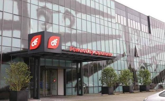 Trabajadores de Duro Felguera rechazan el ERE presentado por la compañía e insisten en que la empresa es viable Trabajadores de Duro Felguera rechazan el ERE presentado por la compañía e insisten en que la empresa es viable