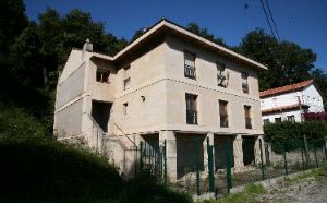 PELIGRO. La Casa del Mar está desalojada desde 2004. / N. A./