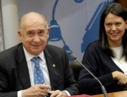 Vicente Gotor y Susana López Ares, tras el Consejo de Gobierno. / JESÚS DÍAZ/