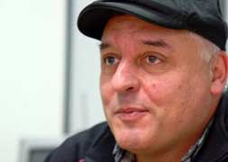 Julio Gilsanz, músico, en la redacción de LA VOZ. :: ADRI QUINTANA/
