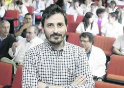 Agustín Fernández, minutos antes de la conferencia que ofreció ayer en el HUCA sobre alteraciones epigenómicas y cáncer. :: MARIO ROJAS/