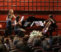 CONCIERTO. Los músicos, en plena actuación. / E. C./