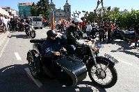 SIDECAR. Algunas de las reliquias que se vieron desfilar ayer por Colombres. / DAVID ESPINOSA/