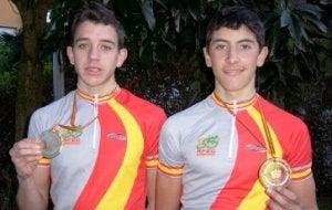 Gonzalo y Luis posan con sus medallas.
:: E.C./