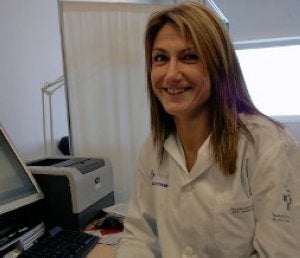 Paloma Esparza, en su consulta de Llano Ponte. ::
RAFA GONZÁLEZ/