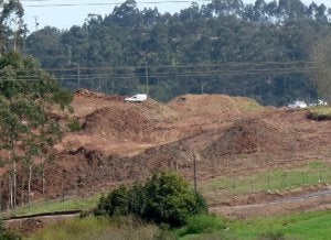 Obras de desmonte para la ampliación de la cementera de Tudela Veguín. ::
M.MENÉNDEZ/