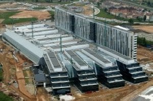 Vista aérea del estado de las obras del nuevo HUCA a finales del pasado mes de mayo. :: E. C./