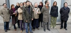 Los representantes de SOS Cultura se reunieron delante del Café Español. ::
MARIO ROJAS/