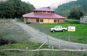Instalaciones del Centro de la Trucha, en La Chalana, actualmente sin utilizar. ::
J.C. ROMÁN/