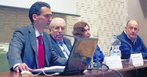 Manuel Álvarez-Buylla, bisnieto de Melquíades Álvarez, ayer en el Ateneo Jovellanos de Gijón. ::
PALOMA UCHA/