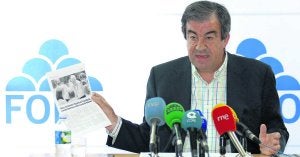 Francisco Álvarez-Cascos, ayer, tras la reunión de la Comisión Directiva de Foro. :: JESÚS DÍAZ/