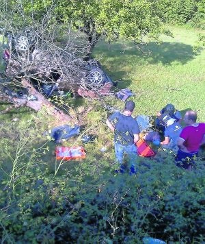 Personal de emergencias en el lugar del accidente ::
J. A. N./