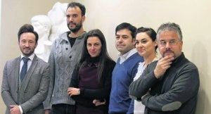 Daniel Martínez, Jonathan Rivas, Verónica García Ardura (del ESNE), Francisco Pimiango, Ilka Silveira y Ángel Antonio Rodríguez. :: MARIO ROJAS/