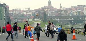 Una de las protestas de Imagina un bulevar. :: MARIO ROJAS/