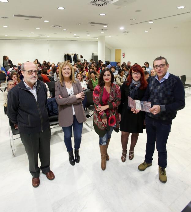 Ignacio Alonso, Marisa Ponga, María Capalleja, Gema Martínez Gayo y Víctor García. / ALEX PIÑA