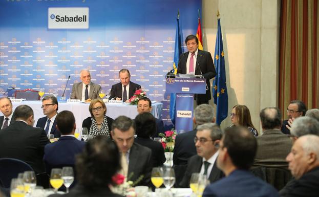 Javier Fernández defiende la creación de un arancel ambiental para proteger a las empresas europeas