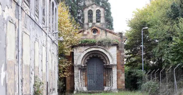 La capilla de La Vega, que el Ministerio de Defensa cede a la ciudad, junto con el claustro. / ÁLEX PIÑA