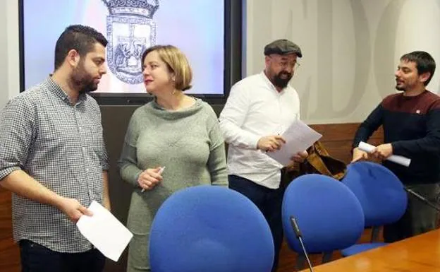 Rubén Rosón, Ana Taboada, David Acera y Ignacio Fernández del Páramo en la sala de prensa municipal. /PIÑA