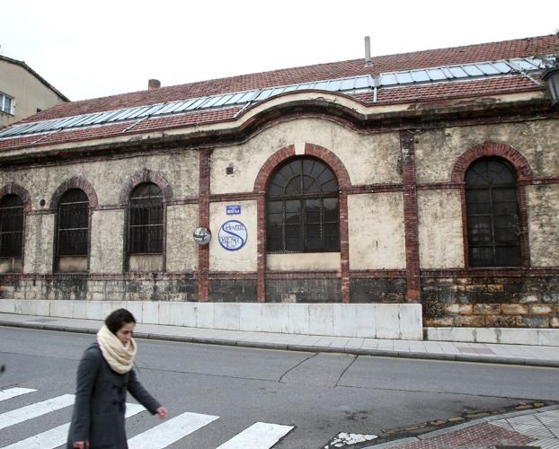 Imagen exterior de la fábrica de gas. / A. PIÑA