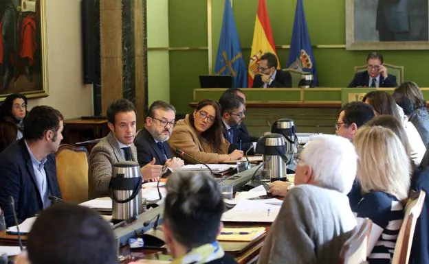 El Pleno del Ayuntamiento de Oviedo, en una sesión anterior. /Álex Piña