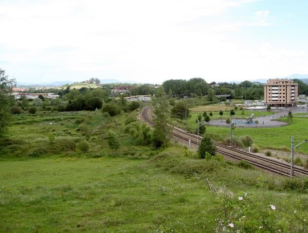 Algunos terrenos de San Claudio serán desclasificados como urbanizables. / A. PIÑA