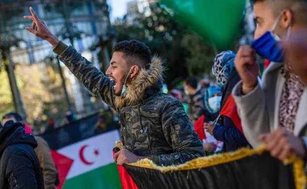 Un hombre grita consignas durante una manifestación en apoyo del Frente Polisario /EP