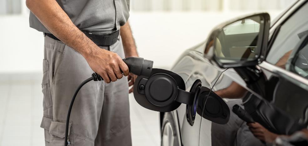 ¿Cómo debe ser un taller de coches eléctricos? - Vimarsana News