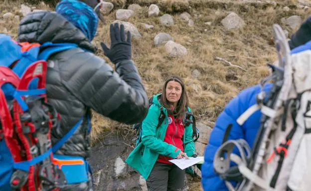 Ana González durante una actividad montañera en Gredos